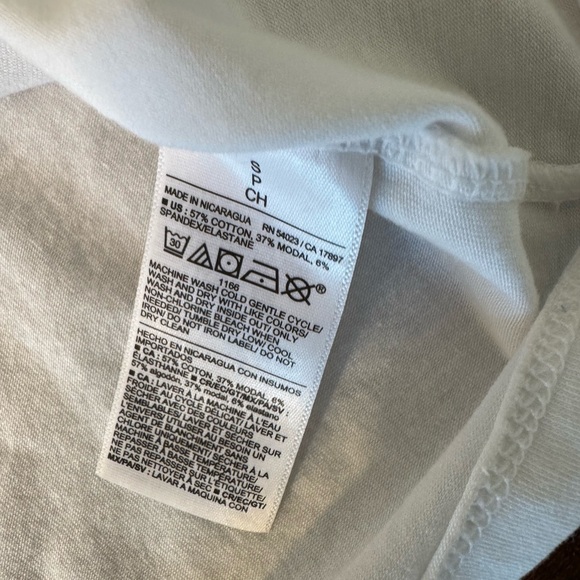 Small Old Navy “Bestee” T Shirt - Picture 6 of 7